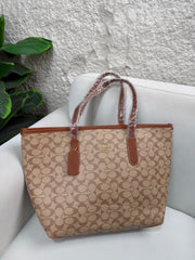 Coach City Tote in Signature Canvas with Gold -Tone Hardware