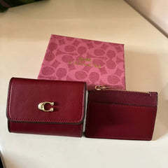 Coach Wyn Small Wallet - Burgendy