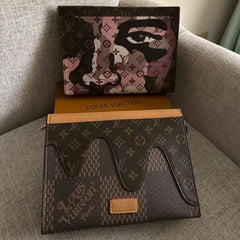 Louis Vuitton Pochette Voyage face portrait