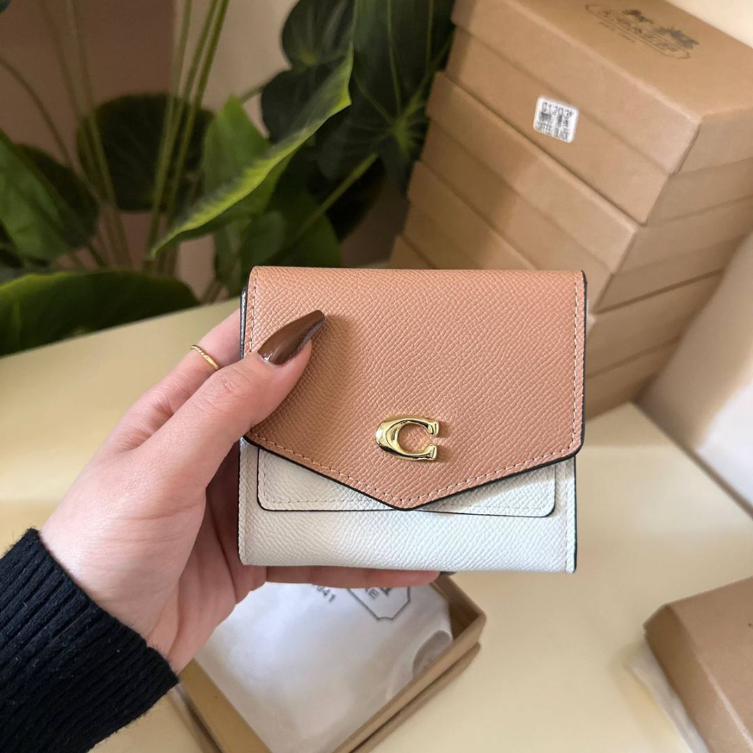 Coach Wyn Trifold Wallet Nude