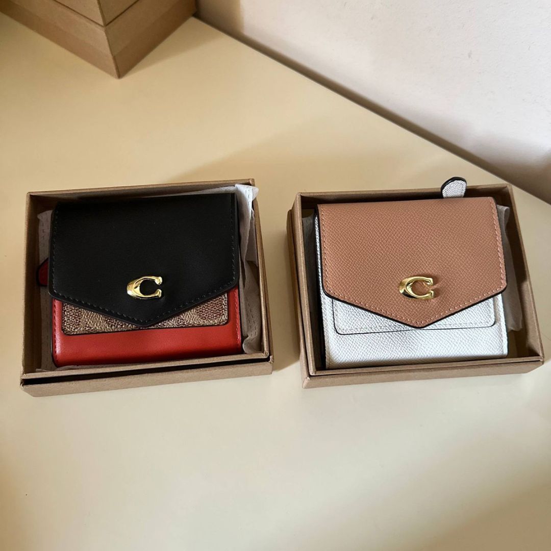 Coach Wyn Trifold Wallet Nude