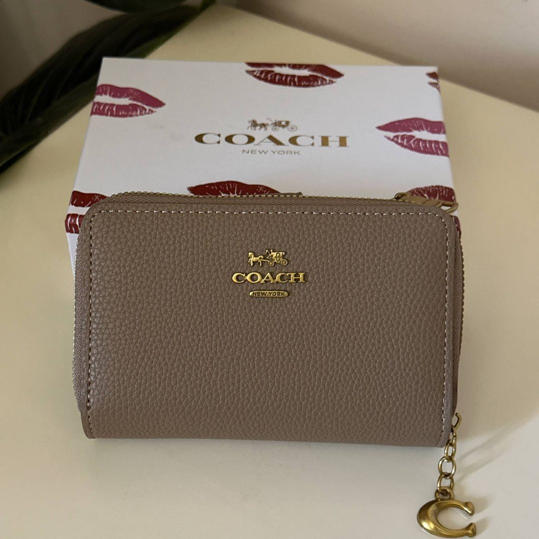 Coach Pebbled Leather Wallet – coffee