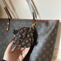 Louis Vuitton Never full MM - Monogram Classic with Owl Charm