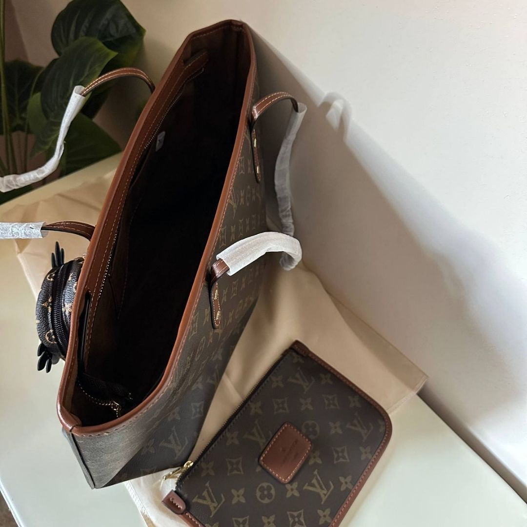 Louis Vuitton Never full MM - Monogram Classic with Owl Charm