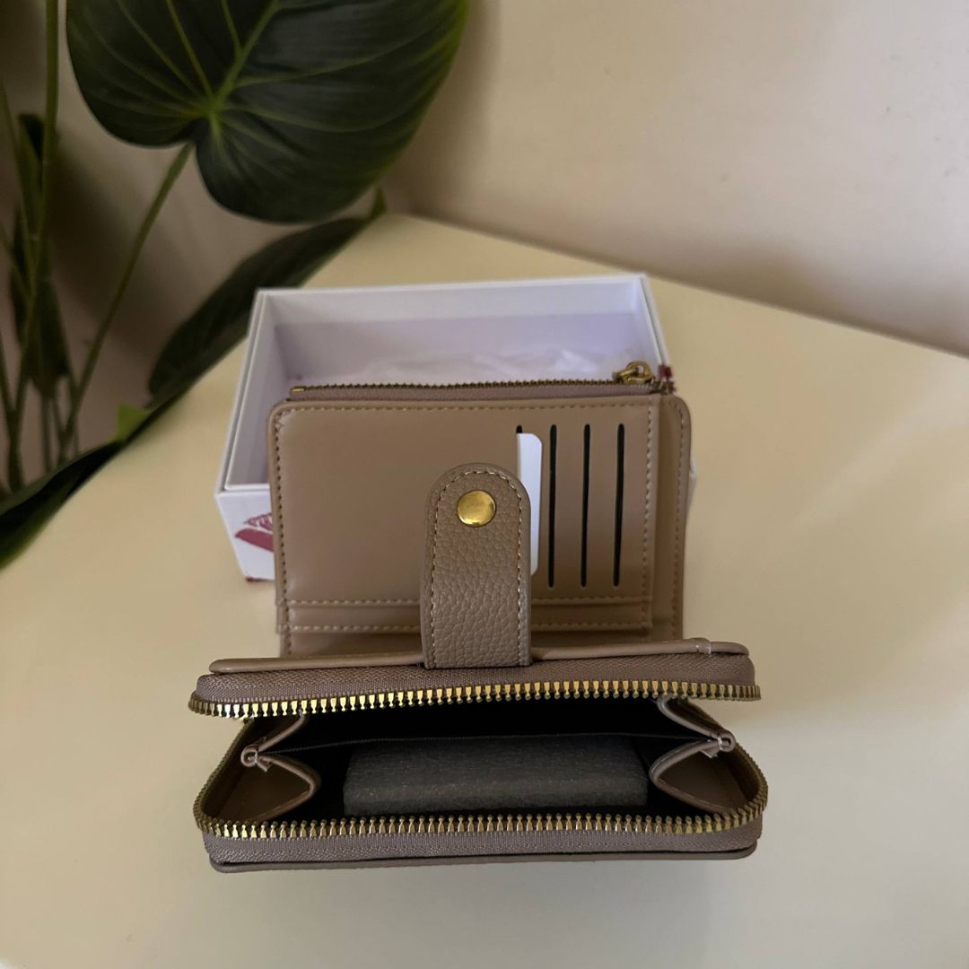 Coach Pebbled Leather Wallet – coffee