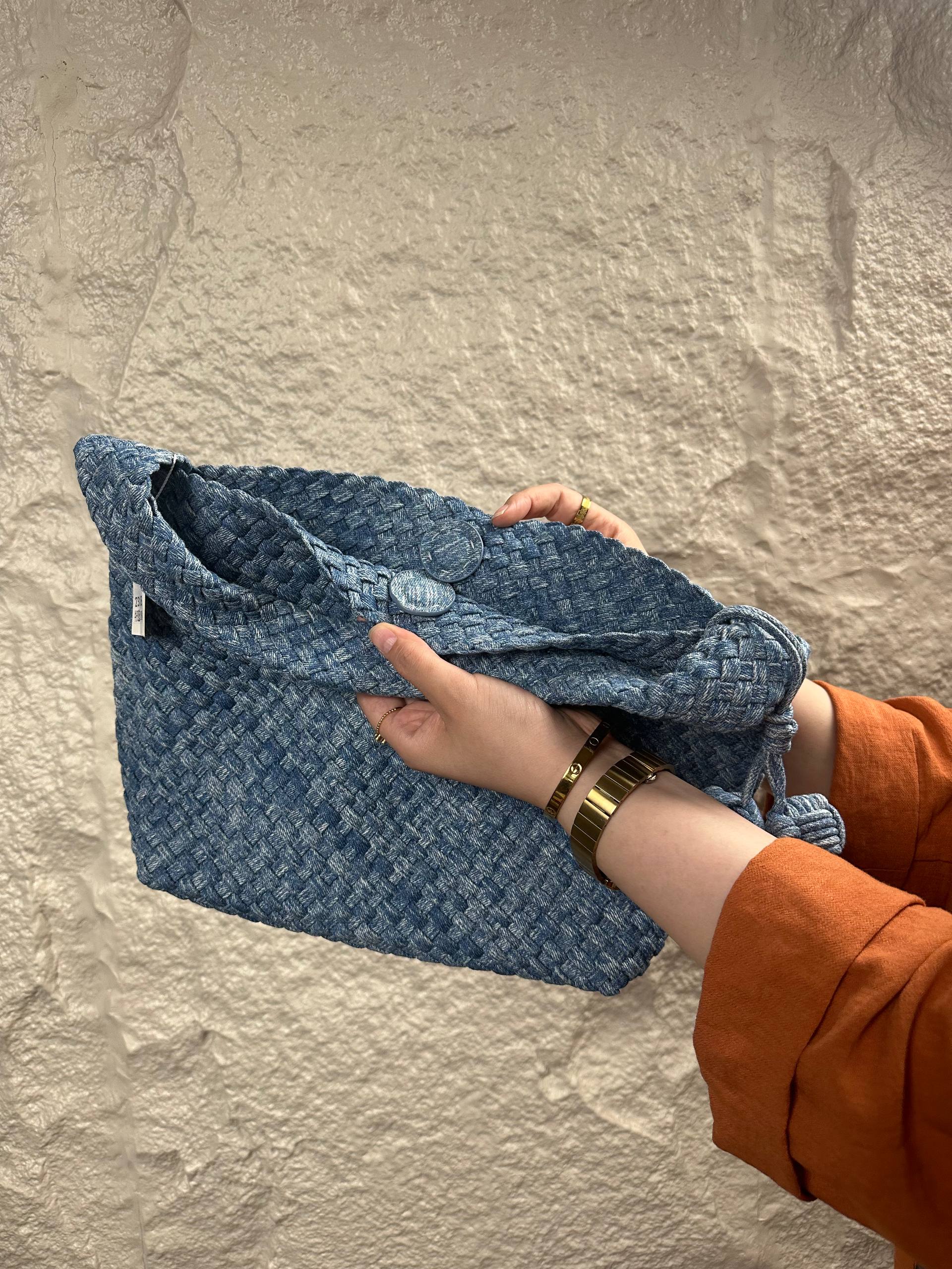 Bottega Veneta Intrecciato Woven Denim Hobo Bag Medium - Blue with Charm