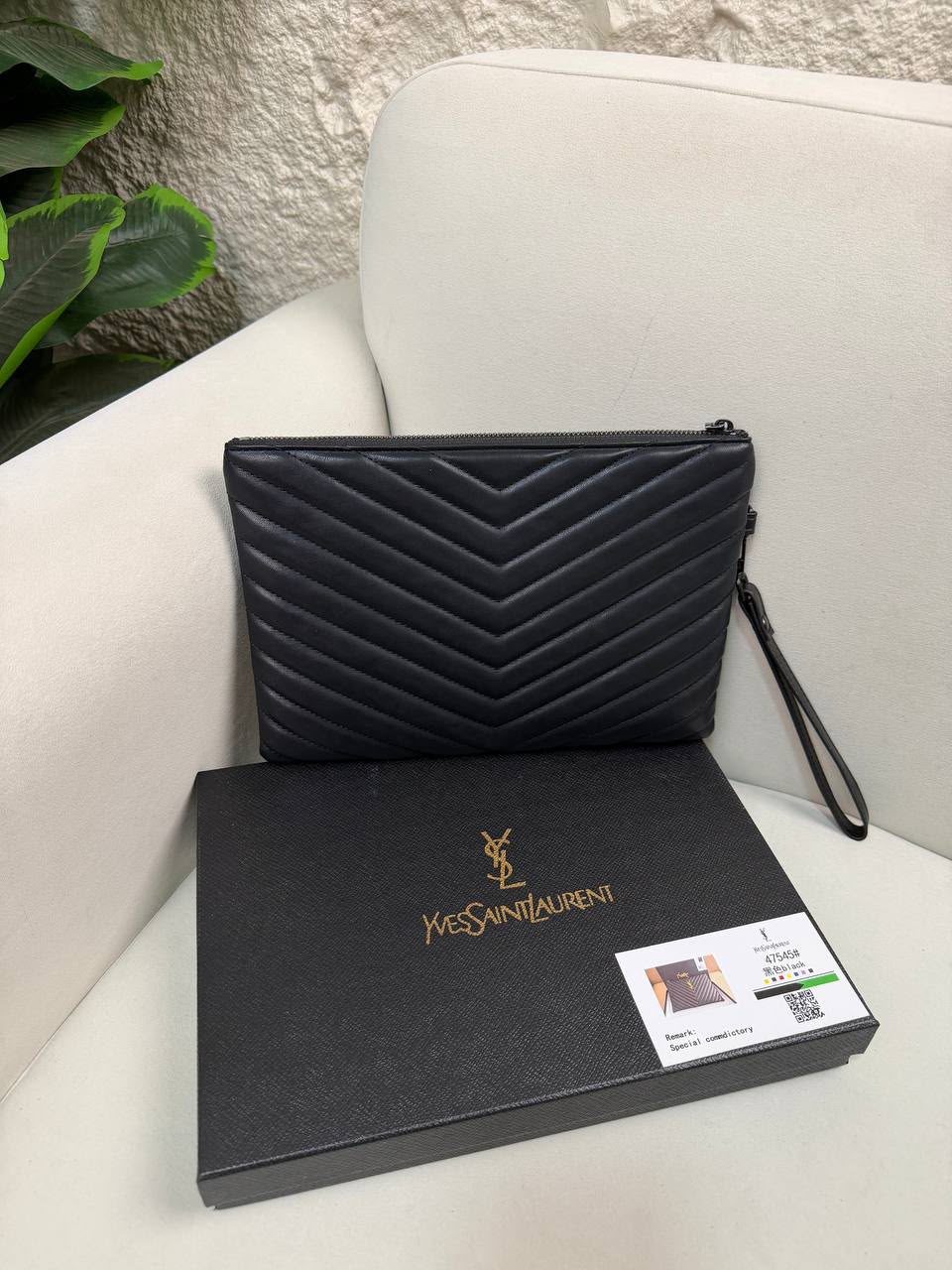 Saint Laurent Women’s Small Clutch Bag – Black