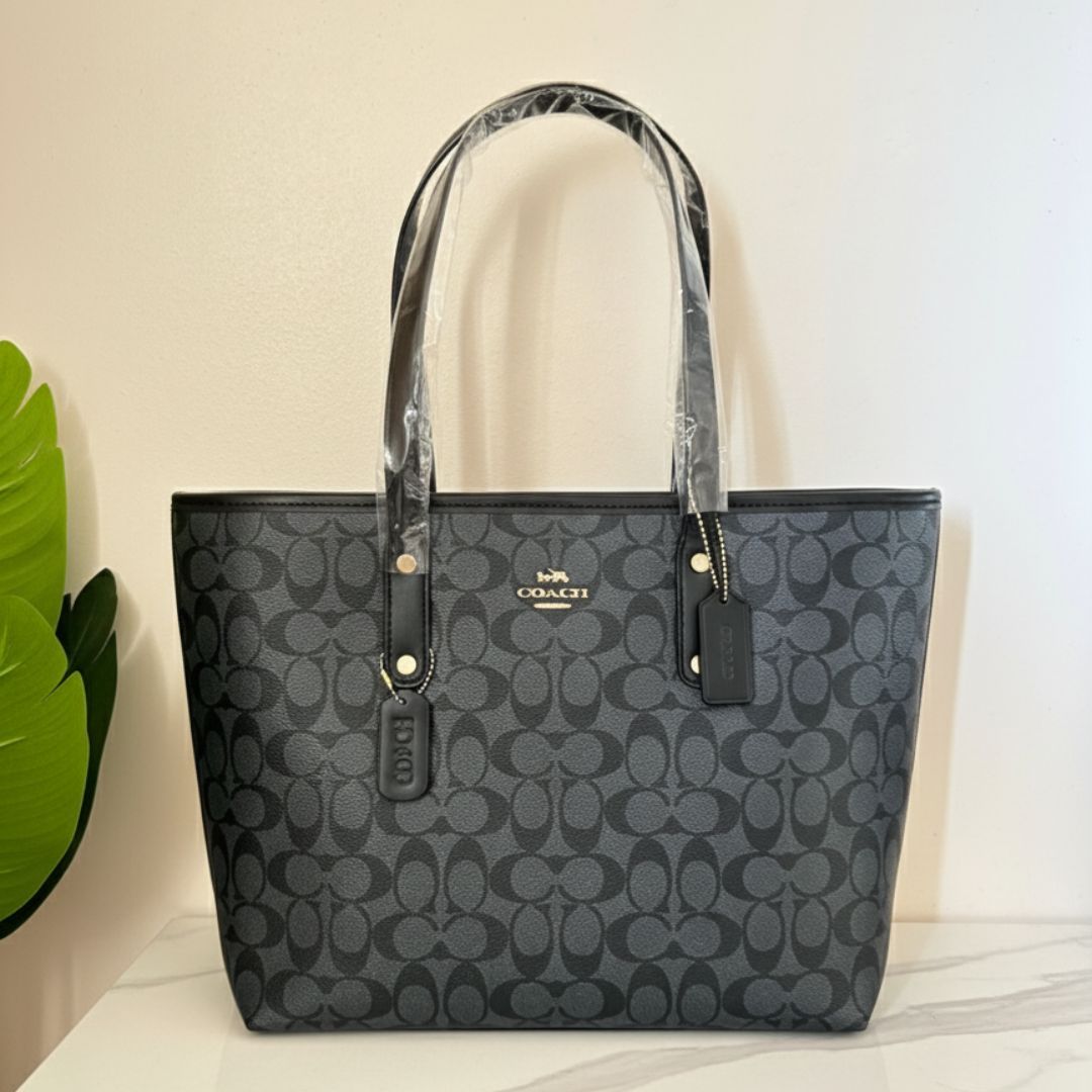 Coach Signature Tote - Dark