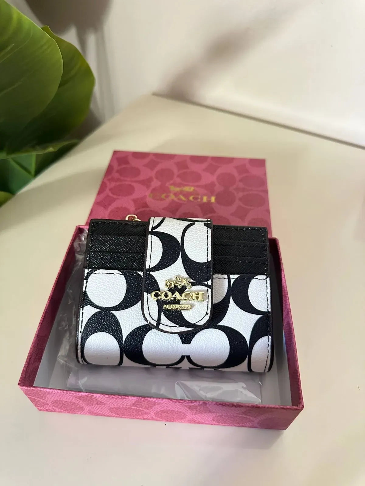 Coach Wallet In Signature Canvas CC Signature Black and white