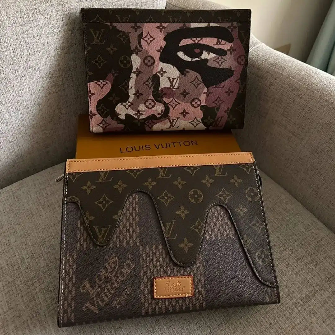 Louis Vuitton Pochette Voyage face portrait