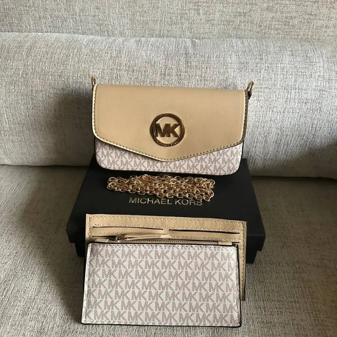 Michael Kors Women's Greenwich Medium Envelope - Beige